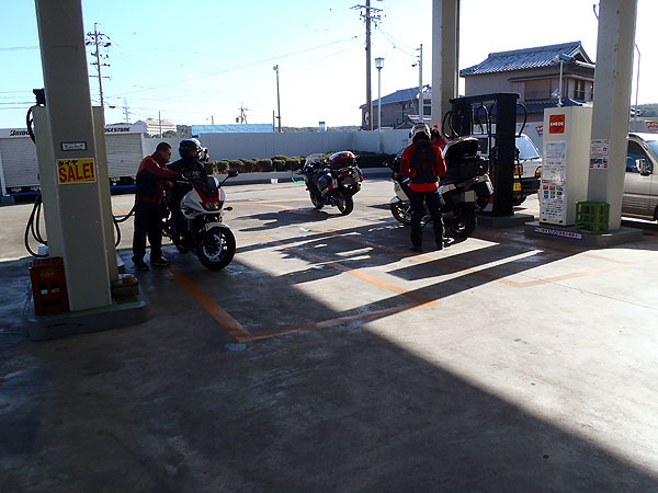 ガソリンスタンドで早めの給油